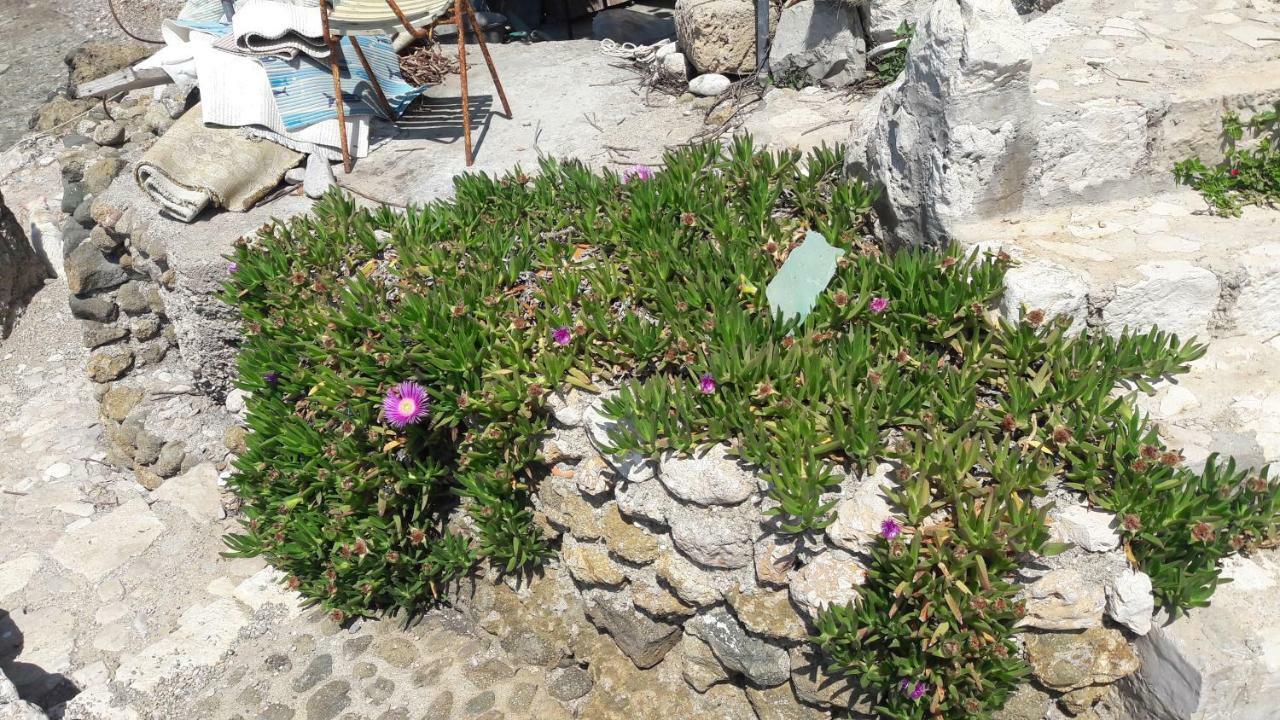 Anka'S Beach Komiža Екстериор снимка